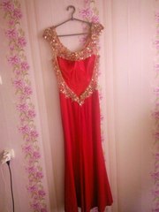 Вечернее красивое красное платье. 4500